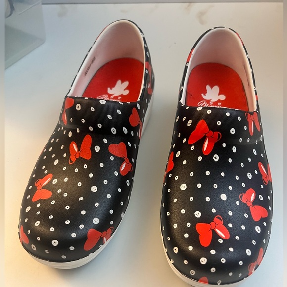 Crocs “Minnie Mouse” clog shoes - Picture 6 of 7